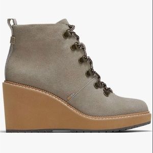 Toms Melrose Heeled Bootie in Cobblestone Suede (grey/beige color)